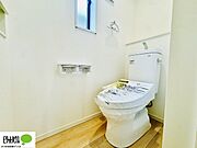 施工例写真　1・2階ウォシュレットトイレ完備。