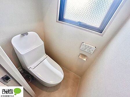 ウォシュレットトイレ完備。