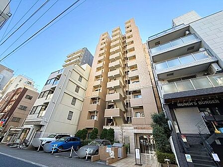 芝公園や東京タワー、芝商店街・慶応三田通り商店街など、徒歩圏内に生活を楽しめる要素が多いエリアです。