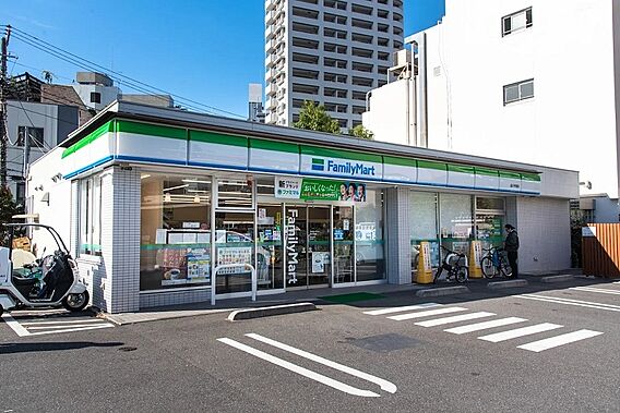ファミリーマー...