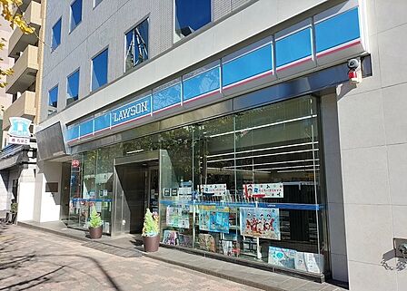 ローソン 本郷白山通 徒歩1分です。