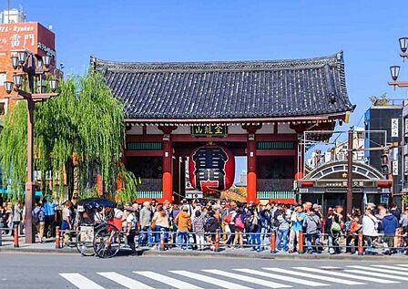 江戸時代の下町情緒を感じられる浅草エリアも徒歩圏内です!