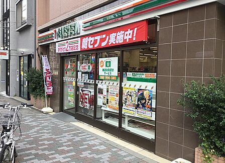 セブンイレブン 新宿山吹町 徒歩3分です。