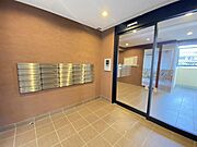 スタイリッシュなデザインのメールボックス
