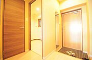 角部屋で出窓があります