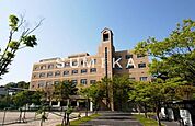 私立山陽学園短期大学 872m