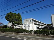 小学校「国立岡山大学教育学部附属小学校まで475ｍ」