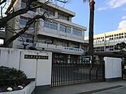 中学校「岡山市立岡輝中学校まで94ｍ」