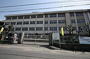 小学校「岡山市立岡南小学校まで758ｍ」