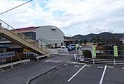 小学校「岡山市立平島小学校まで464ｍ」
