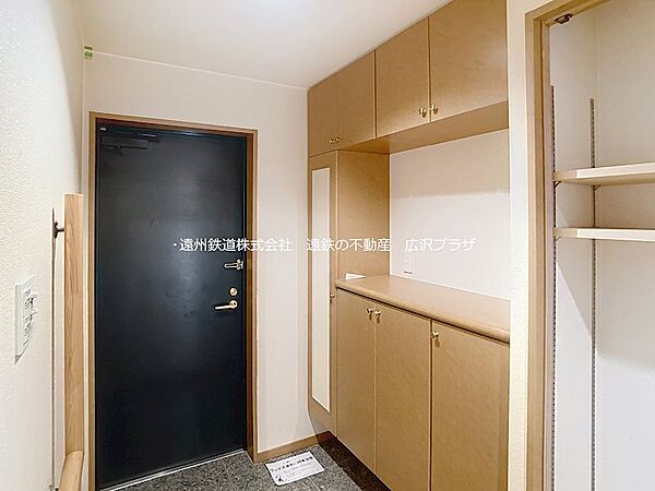 玄関を拡大表示