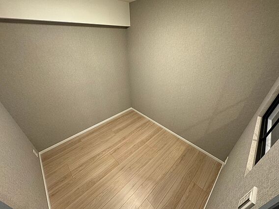 清かで艶やかな...