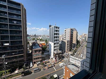 陽当たり・通風・開放感に恵まれた環境です。