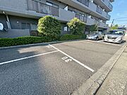 駐車スペースが嬉しいですね。※空き状況は都度ご確認下さい。
