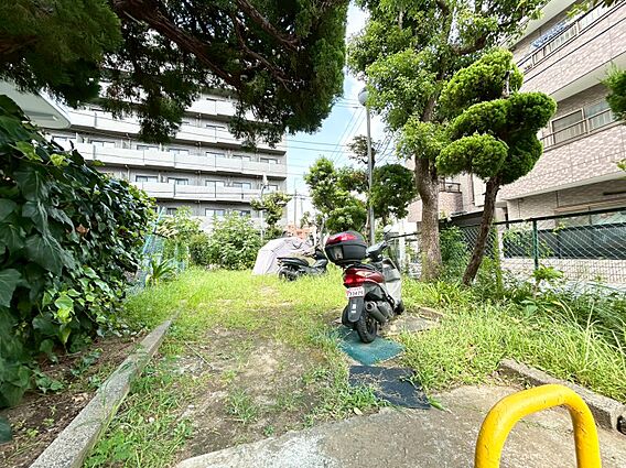 バイク置き場も...