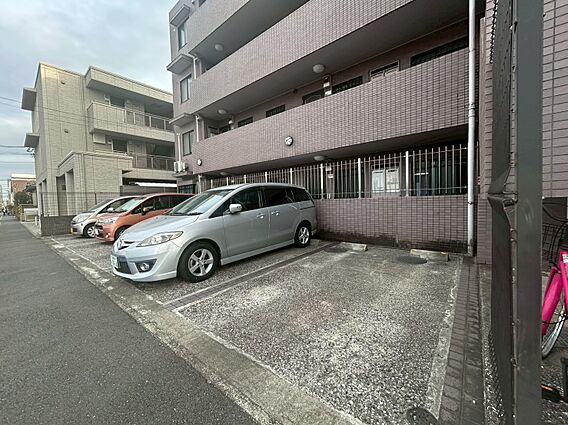 駐車スペースが...