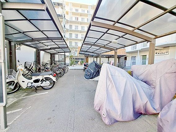 バイク置き場も...