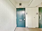 清潔感のある落ち着いた雰囲気の玄関です。
