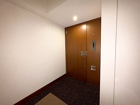 清潔感のある落ち着いた雰囲気の玄関です。