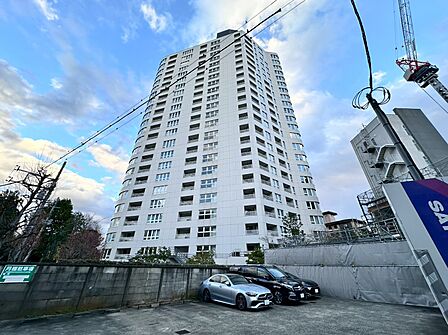 飽きのこないシンプルモダンな外観です。