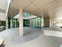 上質感漂う玄関アプローチです。