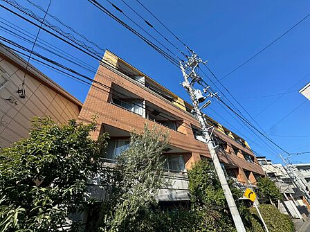 飽きのこないシンプルモダンな外観です。