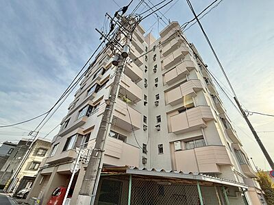 外観：飽きのこないシンプルモダンな外観です。