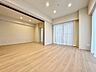 室内：通風・採光に優れ、心地よい光と風が溢れています。