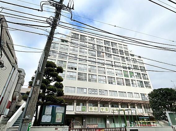 忙しく過ぎゆく...