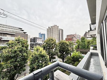 眺望や窓からの景色が良いと、家で過ごす時間も快適です。