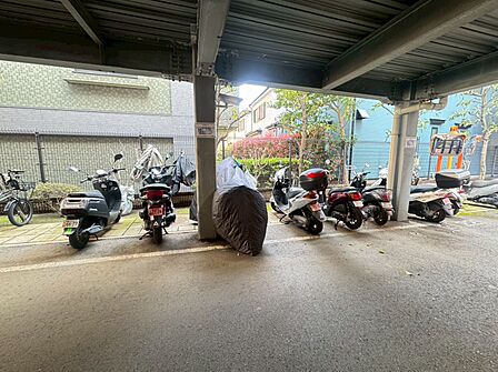 バイク置き場もございます。※空き状況は都度ご確認下さい。