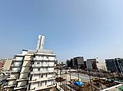 陽当たり・通風・開放感に恵まれた環境です。