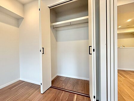 家電やスーツケース、ストック品など何でも片付く嬉しい空間です。