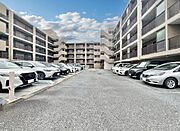 駐車スペースが嬉しいですね。※空き状況は都度ご確認下さい。