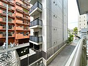 陽当たり・通風・開放感に恵まれた環境です。