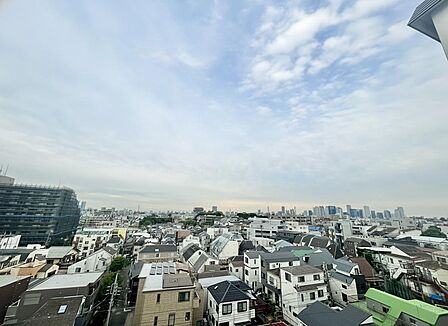 眺望や窓からの景色が良いと、家で過ごす時間も快適です。