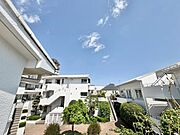 陽当たり・通風・開放感に恵まれた環境です。