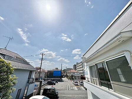 眺望や窓からの景色が良いと、家で過ごす時間も快適です。