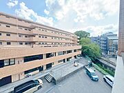 陽当たり・通風・開放感に恵まれた環境です。