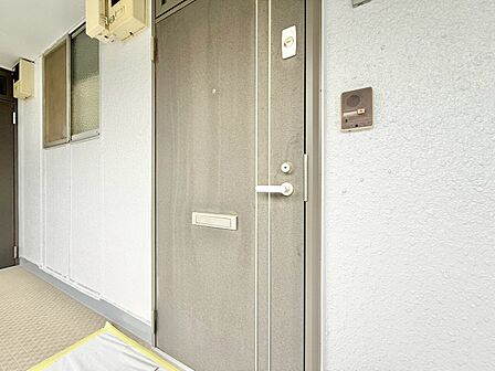 清潔感のある落ち着いた雰囲気の玄関です。