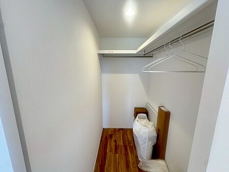 収納スペースが付いていて、お部屋を広く使っていただけます。