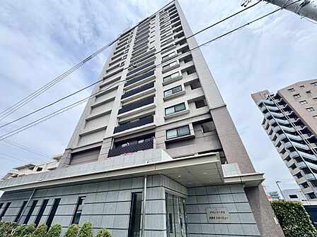 飽きのこないシンプルモダンな外観です。