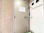 清潔感のある落ち着いた雰囲気の玄関です。