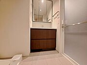 十分な広さの脱衣所。