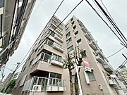 飽きのこないシンプルモダンな外観です。