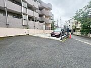 駐車スペースが嬉しいですね。※空き状況は都度ご確認下さい。