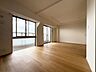 リビング/ダイニング：落ち着いた雰囲気に包まれて、伸びやかな空間。