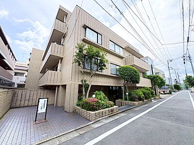 外観：飽きのこないシンプルモダンな外観です。