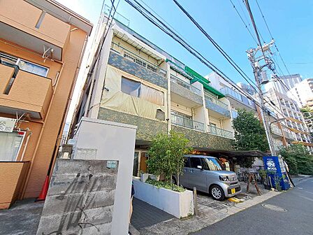 飽きのこないシンプルモダンな外観です。