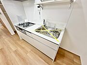 使いやすくスタイリッシュなキッチン空間になっております。